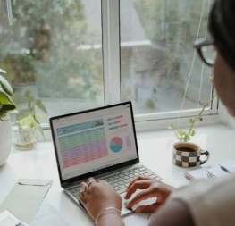 Windows 10 sigue siendo mucho más popular que Windows 11 y eso es un problema para Microsoft